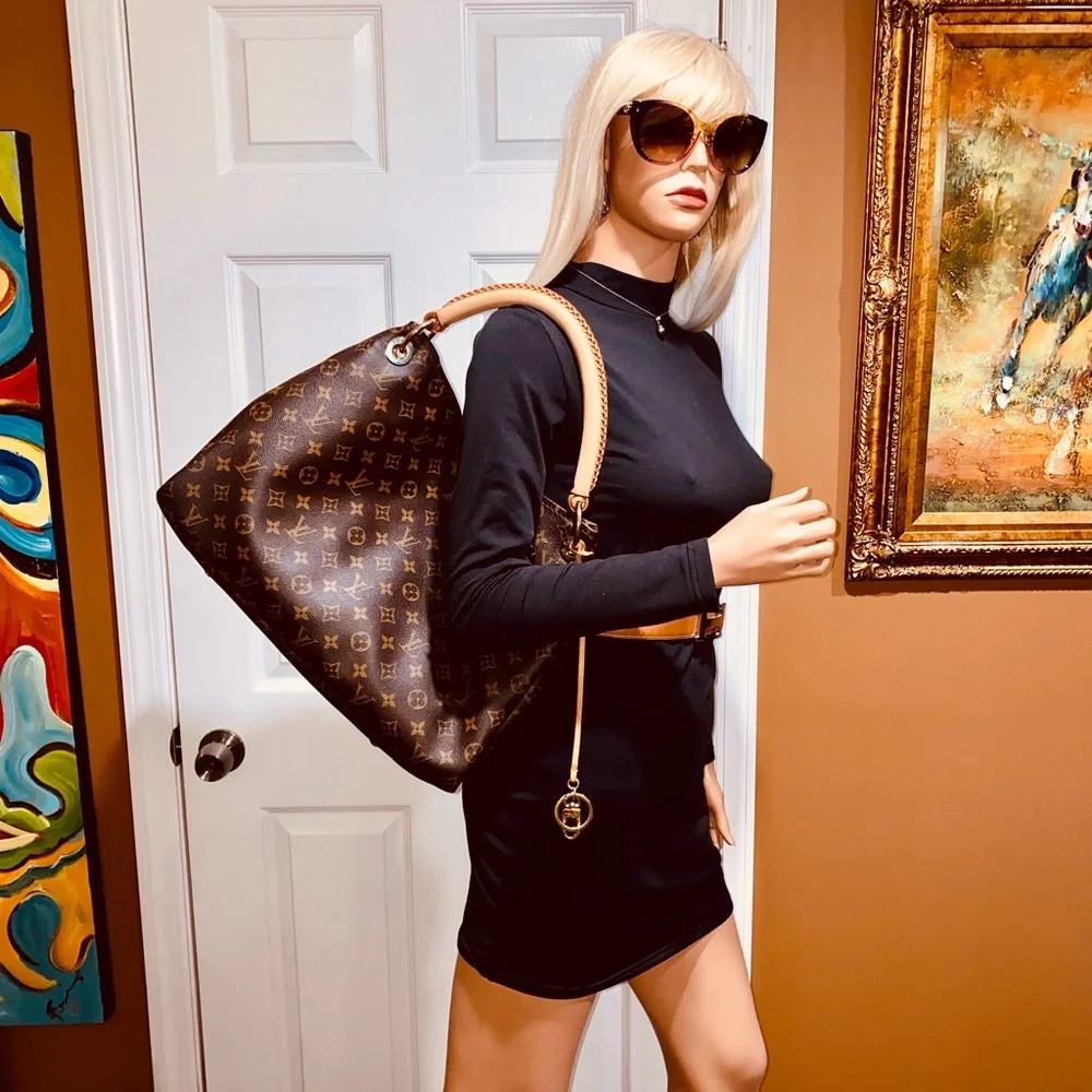 💞🤩✨Authentic Louis Vuitton Artsy MM in Monogram